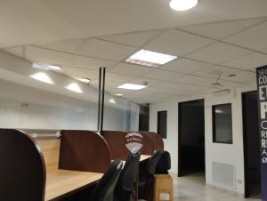LOCAL COMERCIAL EN  ALQUILER C.C.GALERIAS (LOCAL 9)