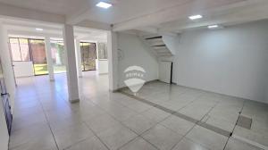 OFICINAS EN ALQUILER SEGUNDO NIVEL - COLONIA ESCALÓN